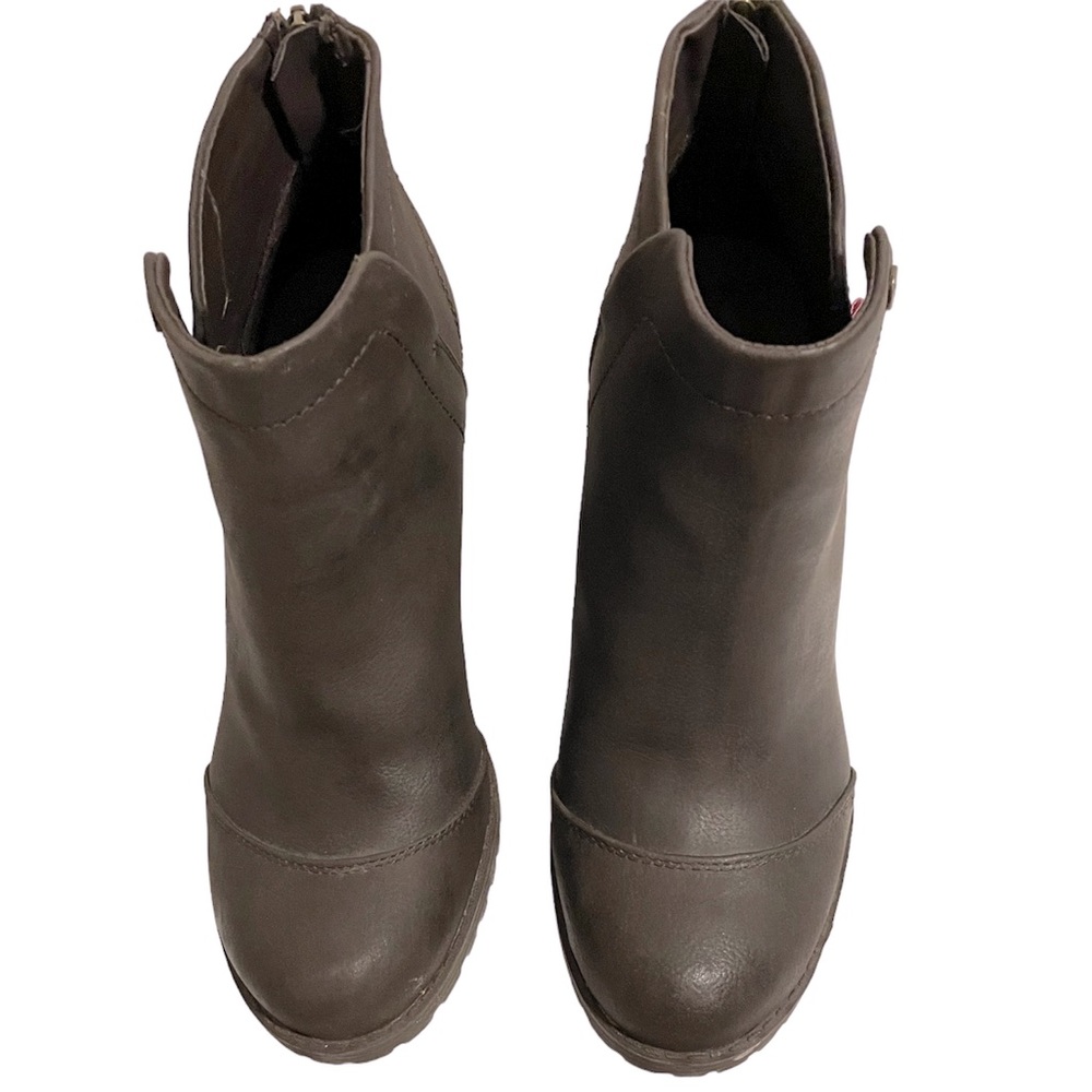 Levi’s heeled boots